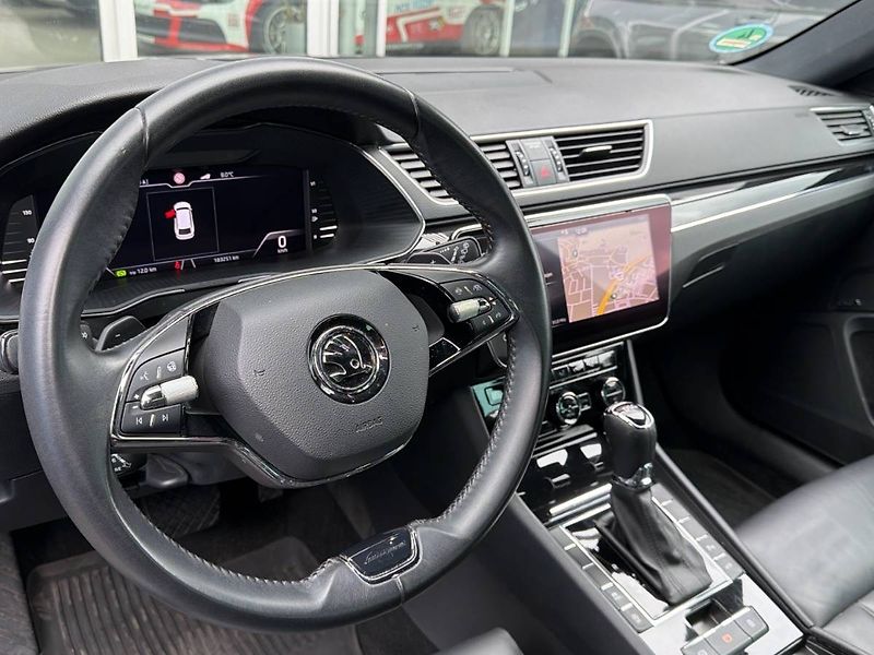 Škoda Superb (2021) kombi 2.0 TDI 7DSG Laurin&Klem - fotka 29 z 35