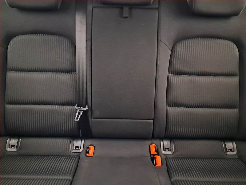 Audi A4 (2013) 2.0 TDI, Xenony, Tempomat - fotka 10 z 16