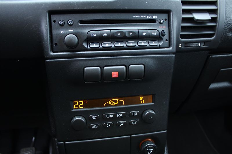 Opel Zafira 1.6i 74kW 7-MÍST TAŽNÉ ZAŘ. - fotka 18 z 19