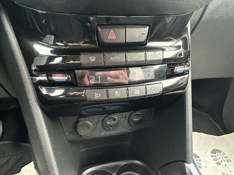 Peugeot 2008 (2014) 1.6Hdi 68Kw Allure - fotka 21 z 25