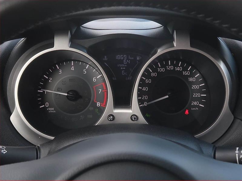 Nissan Juke (2019) 1.6 i, Kůže, Navi, Tempomat - fotka 11 z 18