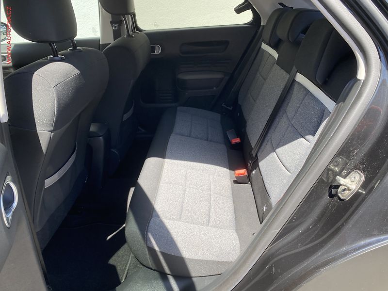 Citroën C4 Cactus (2019) 1.2PT Origins, Navi, kamera - fotka 10 z 18