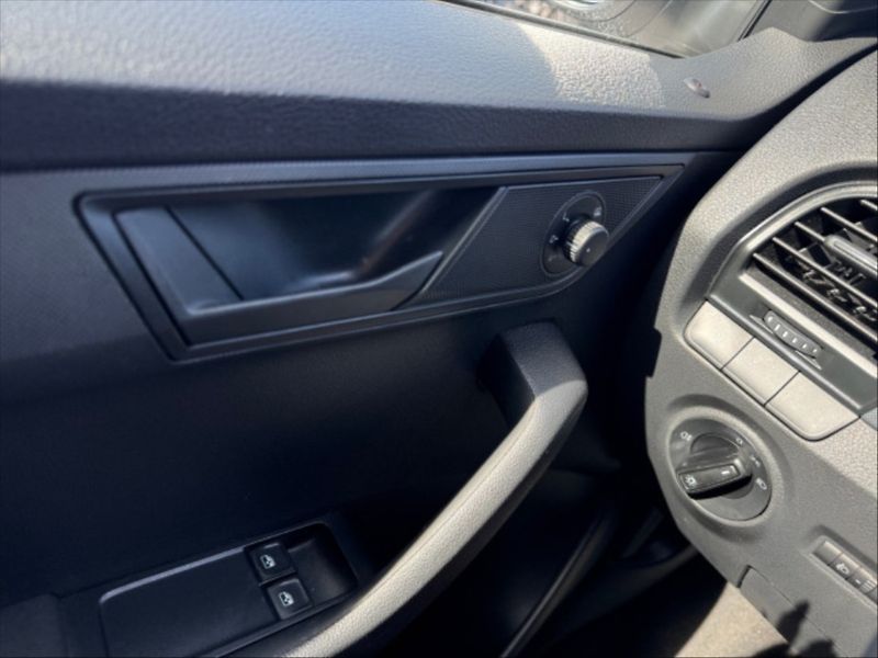 Škoda Fabia 1,0 TSI 70 Active - fotka 10 z 10