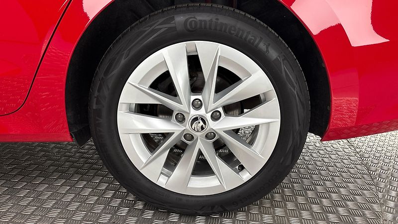 Škoda Octavia 2.0 TDI Style - fotka 19 z 27