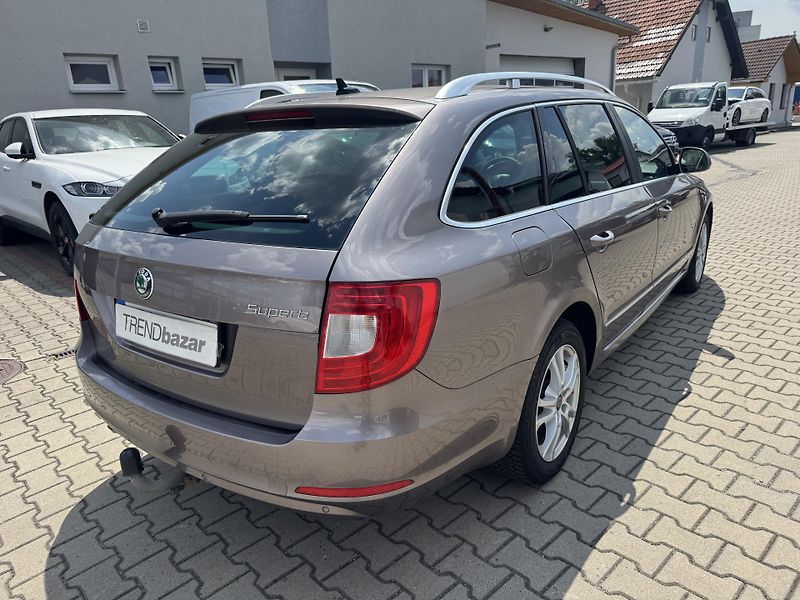Škoda Superb 2,0TDi 4x4 KOMBI - fotka 4 z 24