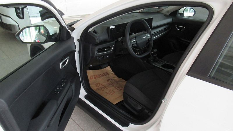Kia K4 (2026) 1,6 T-GDi GPF 7DCT SPIN 110 KW - fotka 3 z 5