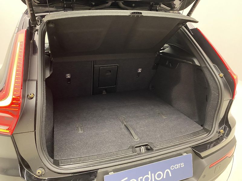 Volvo XC40 PURE ELECTRIC RECHARGE PLUS - fotka 6 z 51