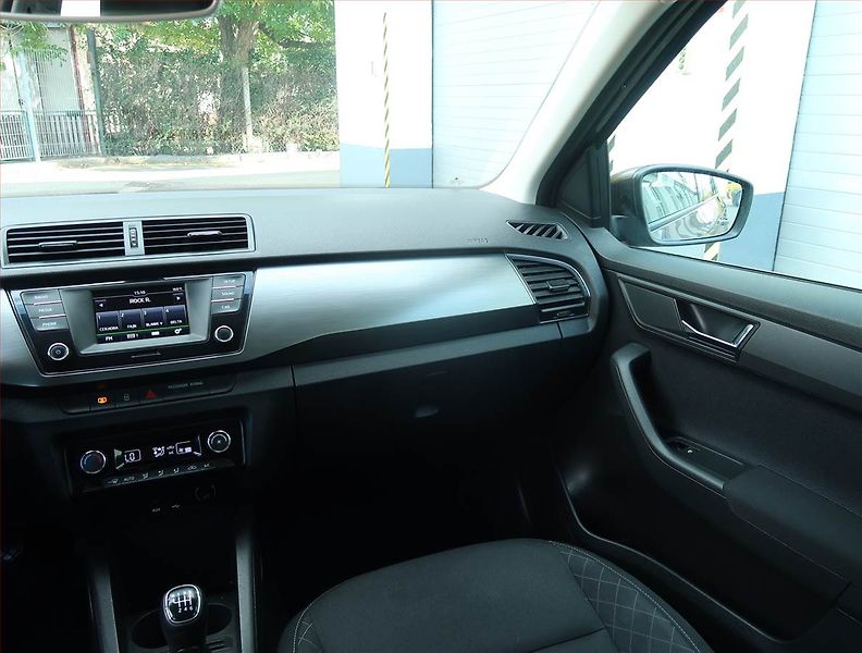 Škoda Fabia (2015) Style 1.2 TSI, ČR,1.maj - fotka 8 z 19