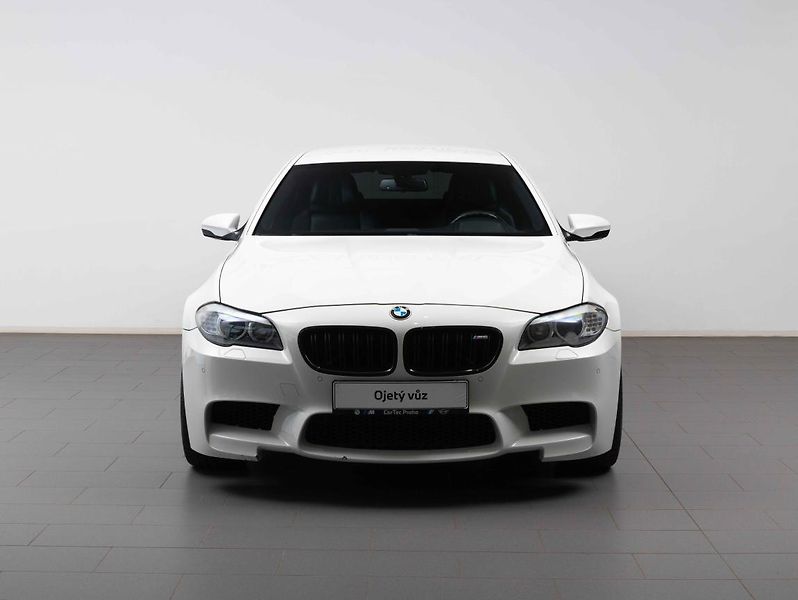 BMW M5 - fotka 2 z 22