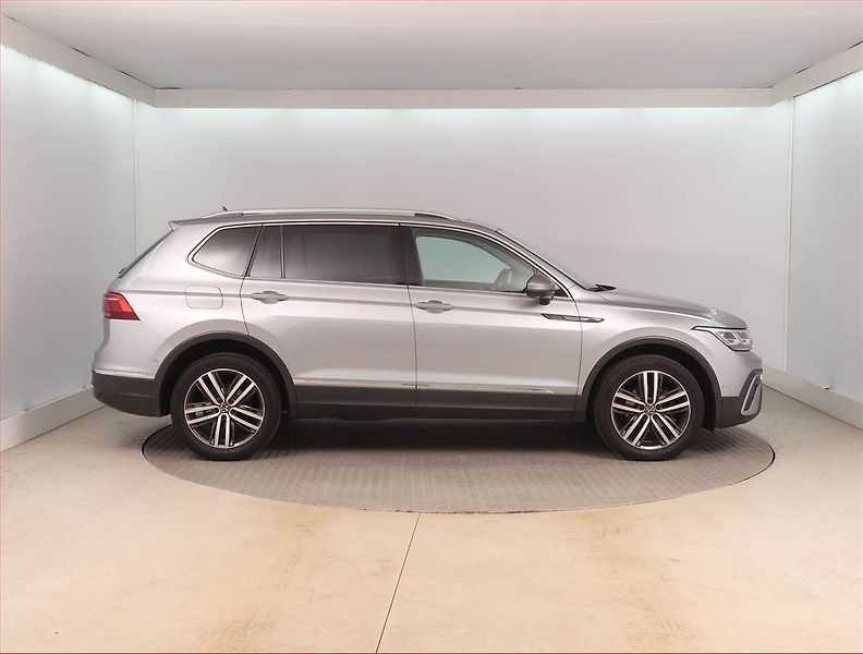 Volkswagen Tiguan Allspace (2022) Elegance 2.0 TDI - fotka 6 z 16