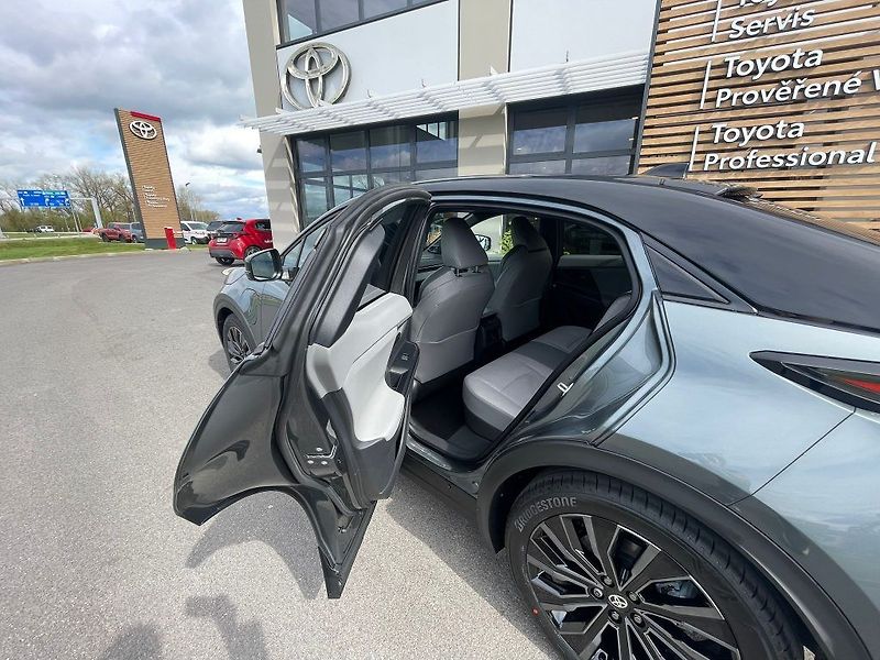 Toyota C-HR AWD 343HP AT ExecutiveVIPLight - fotka 24 z 30