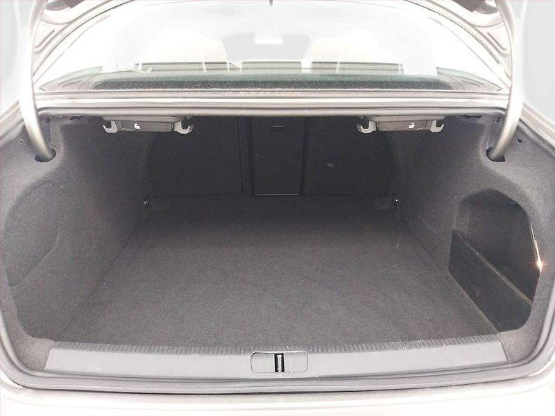 Volkswagen CC (2013) Highline 2.0 TDI, Kůže, Navi - fotka 14 z 29