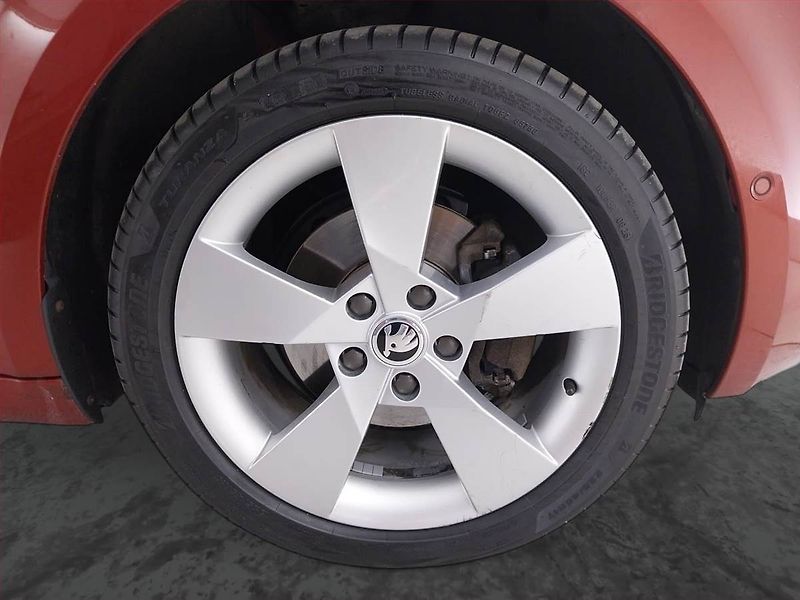 Škoda Octavia (2014) Elegance 2.0 TDI, Serv.kniha - fotka 15 z 24