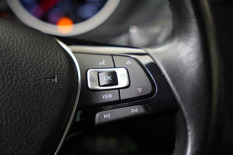 Volkswagen Tiguan - fotka 16 z 27