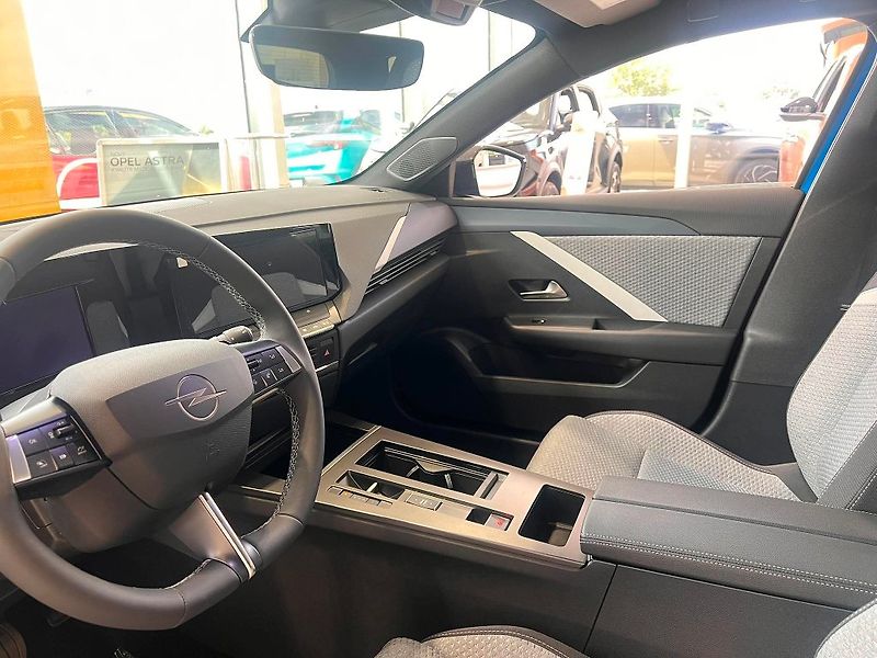 Opel Astra (2026) Edition ST Hybrid 145 k eDCT6 - fotka 20 z 28