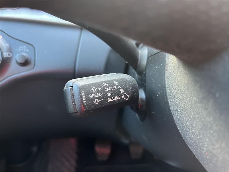 Audi A4 2,0 TDi KLIMA XENON 2x KOLA - fotka 21 z 33