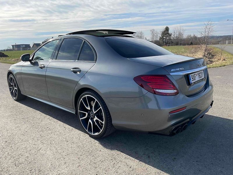 Mercedes-Benz Třídy E - fotka 3 z 12