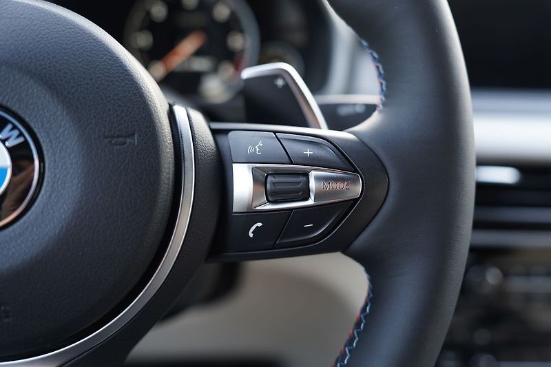 BMW X6 M50d xDrive/280 KW/20/B&O/ČR - fotka 46 z 48