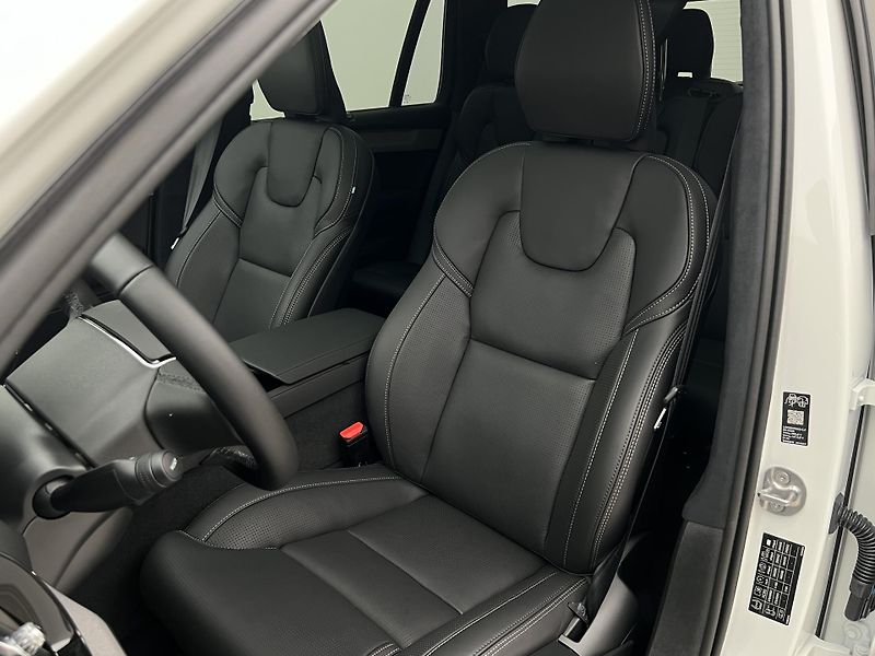 Volvo XC90 (2026) T8 AWD RECHARGE ULTRA DARK - fotka 27 z 46