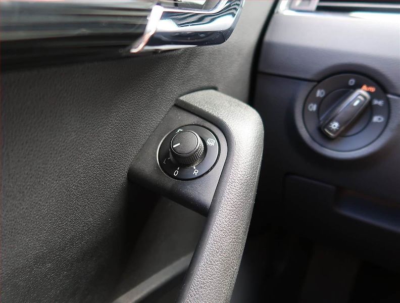 Škoda Octavia (2017) 1.8 TSI, Automat, Tempomat - fotka 19 z 21