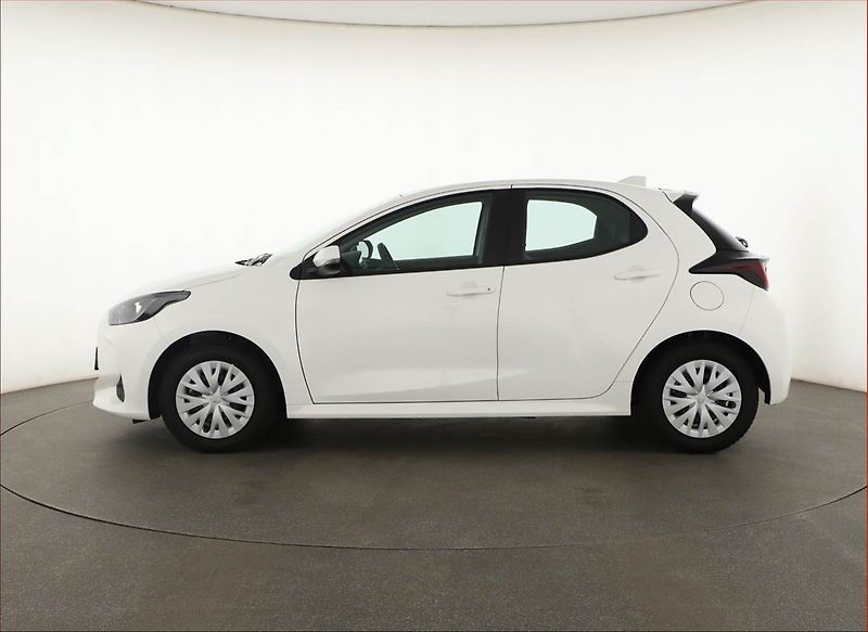Toyota Yaris (2022) 1.5 VVT-i Hybrid, Automat - fotka 3 z 14