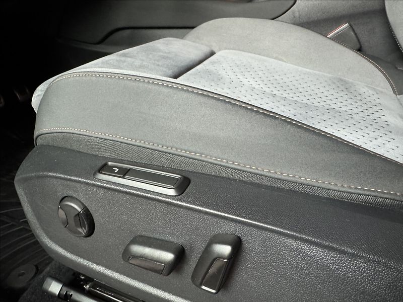 Cupra Born 150kW LED Kamera Tepelko - fotka 24 z 47