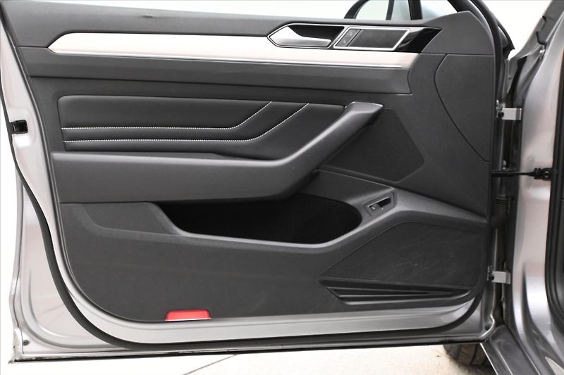 Volkswagen Passat 2,0 TDI 147kW DSG Elegance Zár - fotka 20 z 25