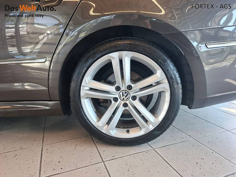 Volkswagen Passat CC (2016) R-LINE,2.0 TDI,110kW,DSG - fotka 24 z 26