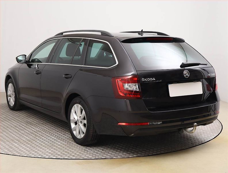 Škoda Octavia (2020) Style 2.0 TDI, Automat - fotka 4 z 21