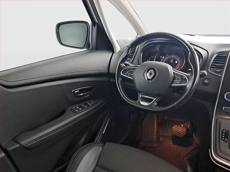 Renault Grand Scénic (2017) 1.6 dCi, Automat, 7 míst, Navi - fotka 7 z 21