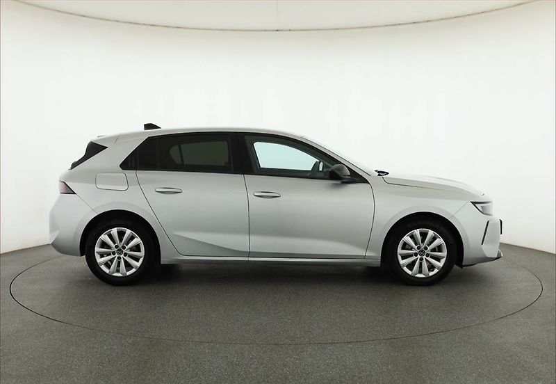Opel Astra (2024) 1.2 Turbo, ČR,1.maj - fotka 6 z 17