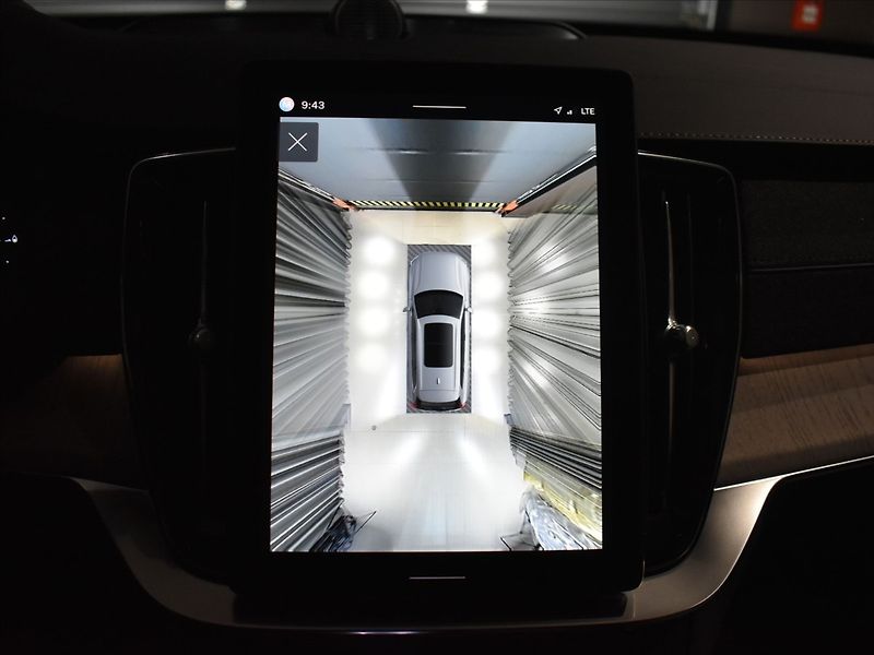 Volvo XC90 2,0 T8 AWD Ultra B&W,Vzduch, - fotka 29 z 35
