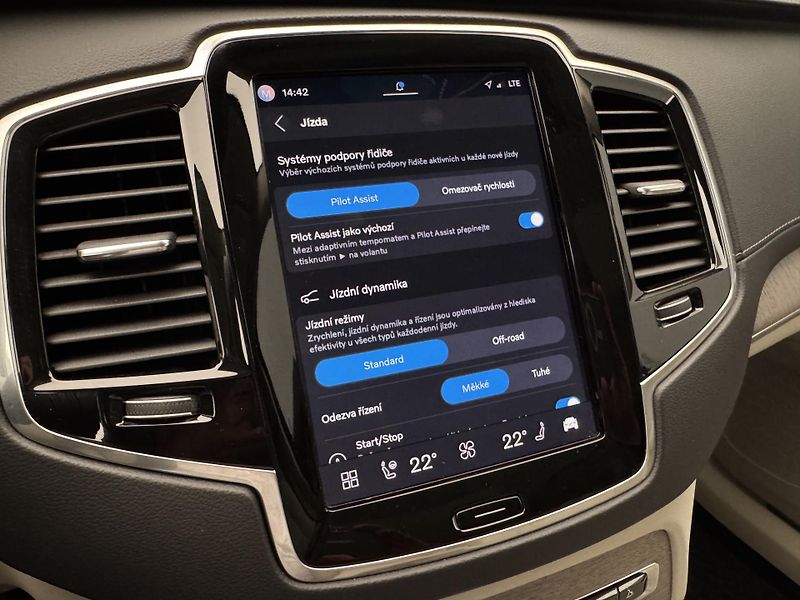Volvo XC90 B5 AWD ULTIMATE AUT  - fotka 39 z 52