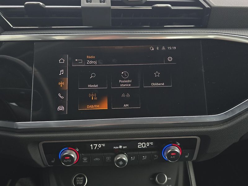 Audi Q3 (2021) S-Line 1.5 TFSi 110kw, ČR - fotka 21 z 26