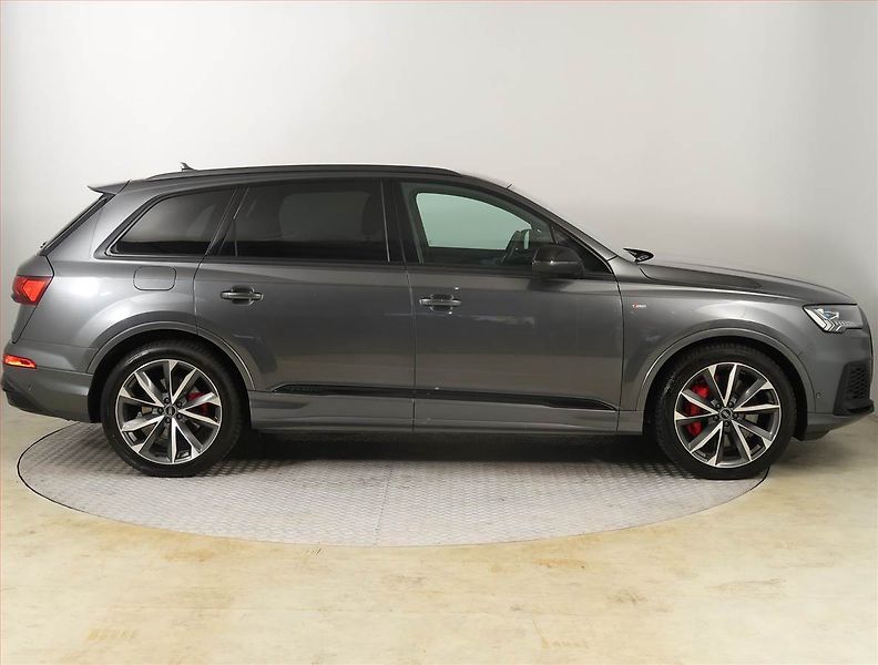 Audi Q7 (2023) 55 TFSI - fotka 6 z 26