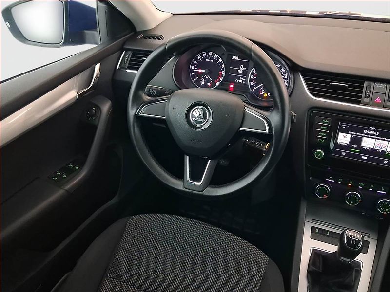 Škoda Octavia (2016) 1.6 TDI, Tempomat - fotka 7 z 23