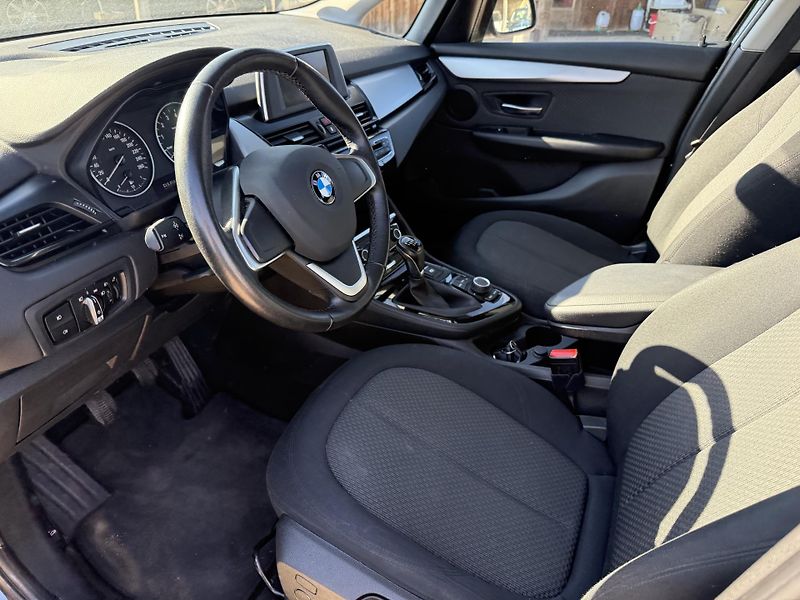 BMW Řada 2 (2015) 1.5 100kw spotřeba 4.9L2 - fotka 33 z 49