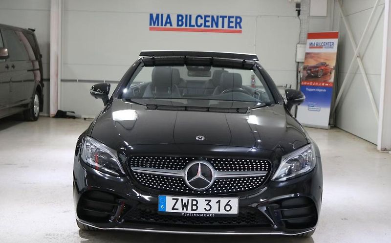 Mercedes-Benz Třídy C 300 AMG 360 kamera Burmester - fotka 5 z 22