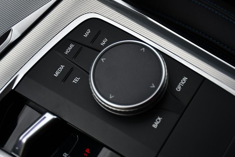 BMW Řada 3 320d xDrive M-SPORT   - fotka 42 z 64