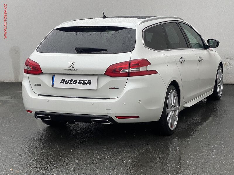 Peugeot 308 (2015) 2.0HDi, AC, LED, navi - fotka 4 z 16