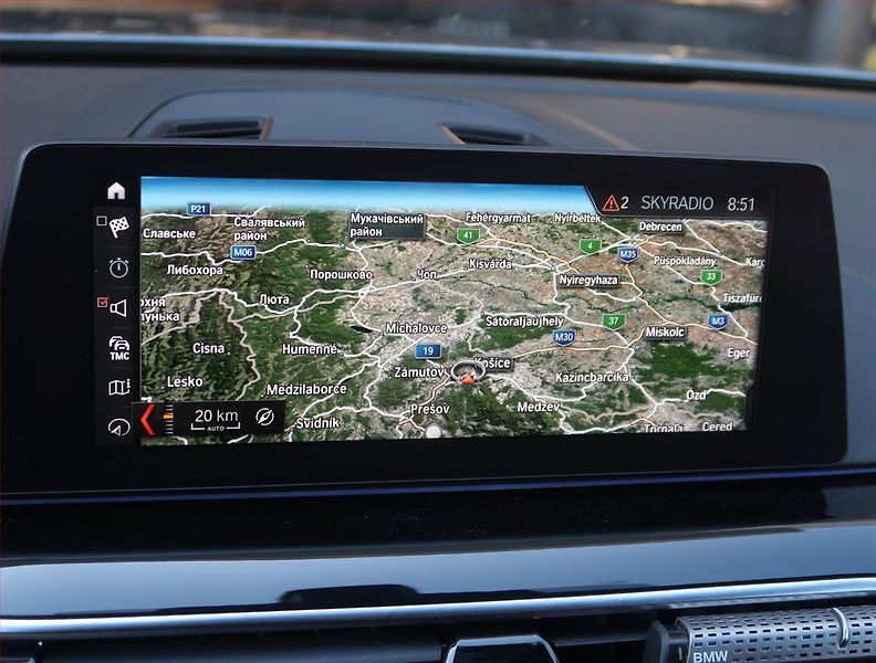 BMW Řada 5 (2018) Sport Line 540d xDrive, 4X4 - fotka 22 z 23