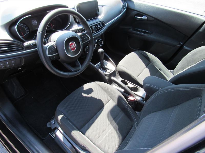 Fiat Tipo 1,6 MultiJet Automat - fotka 9 z 31