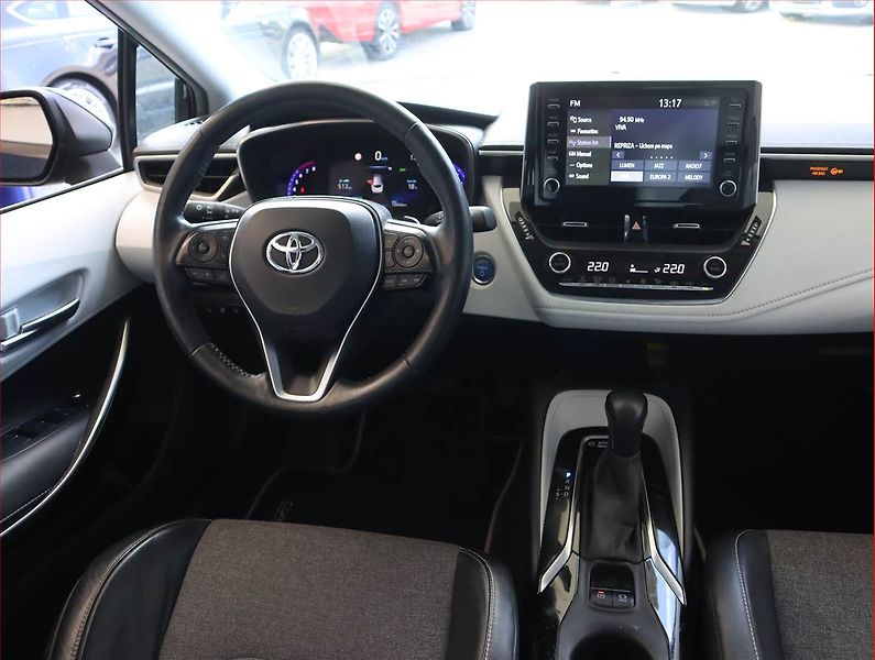 Toyota Corolla (2020) Executive 2.0 Hybrid - fotka 7 z 21