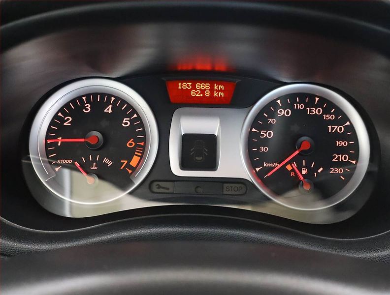 Renault Clio (2009) 1.2 16V , ČR,1.maj, nová STK - fotka 11 z 19