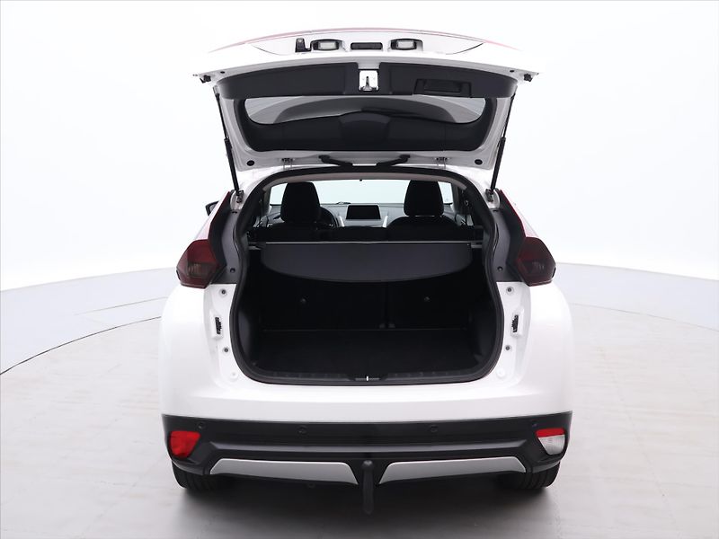 Mitsubishi Eclipse Cross 1.5 T-MIVEC 120kW Intense CVT - fotka 9 z 39