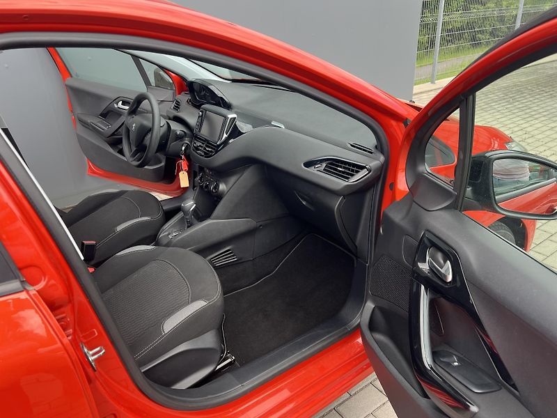 Peugeot 208 1.2*Servis*Tempomat*DPH* - fotka 32 z 37