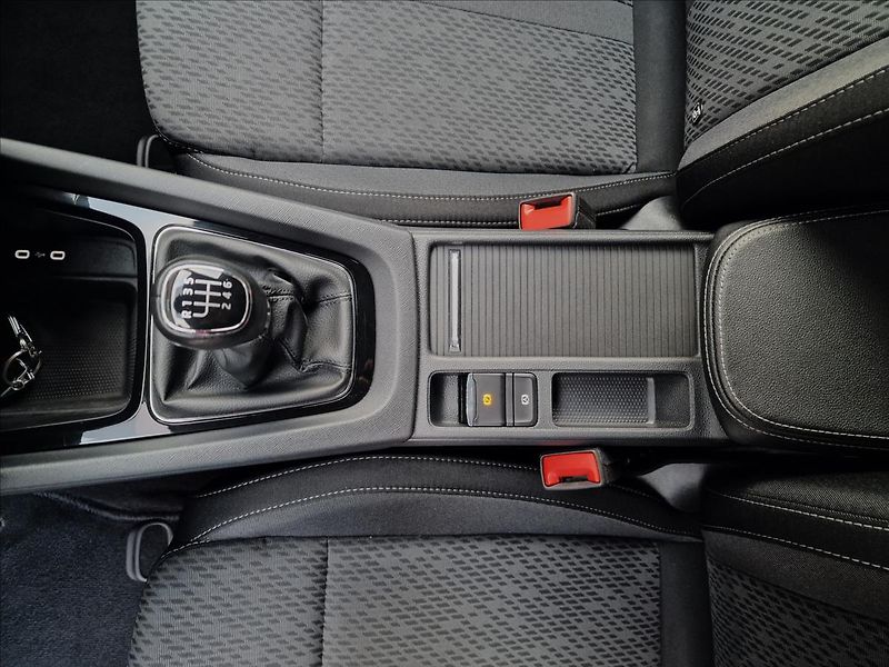 Škoda Octavia 2.0 TDI Style Combi,ČR,1.Maj. - fotka 36 z 50