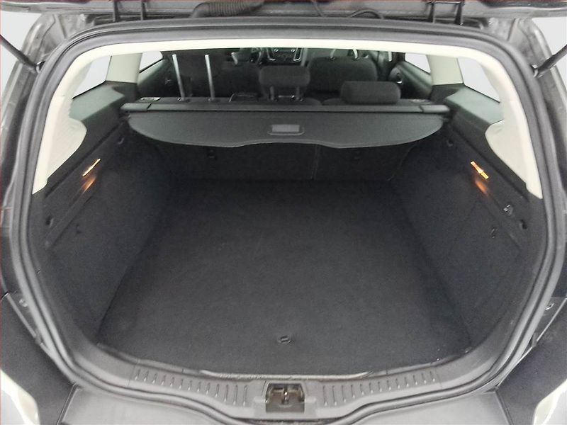 Ford Focus (2017) 1.6 i, Serv.kniha - fotka 14 z 19