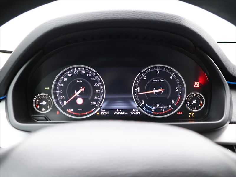 BMW X5 3,0 30d 190kW xDrive CZ - fotka 19 z 34