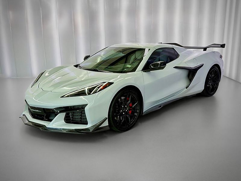 Chevrolet Corvette 5.5 V8 LT6 C8 Z06 CONVERTIBLE - fotka 2 z 31
